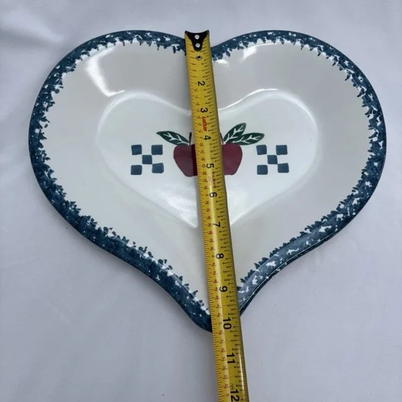 Vintage Chaparral Pottery Heart Shaped Baking Dish White Blue Trim Apples - Picture 4 of 4